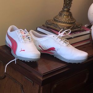 Women Puma Golf Shoes like new